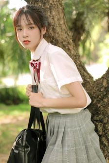 年轻的妈妈播放